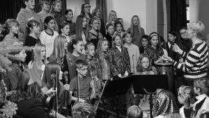 400 Kinder werden singen, tanzen und spielen, um beim Weihnachtsfest im Kloster Seligenthal Spenden zu sammeln.